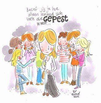 Een verdrietig persoon staat alleen, omringd door een groep mensen die naar hem of haar wijzen. De Nederlandse tekst vraagt of je beseft hoe eenzaam pesten kan zijn.